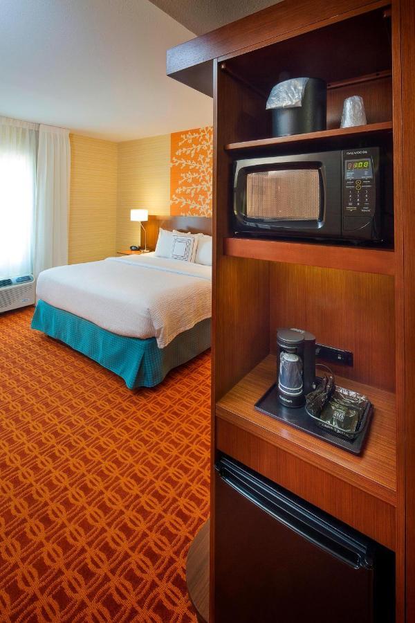 Fairfield Inn And Suites By Marriott Monaca Exterior photo