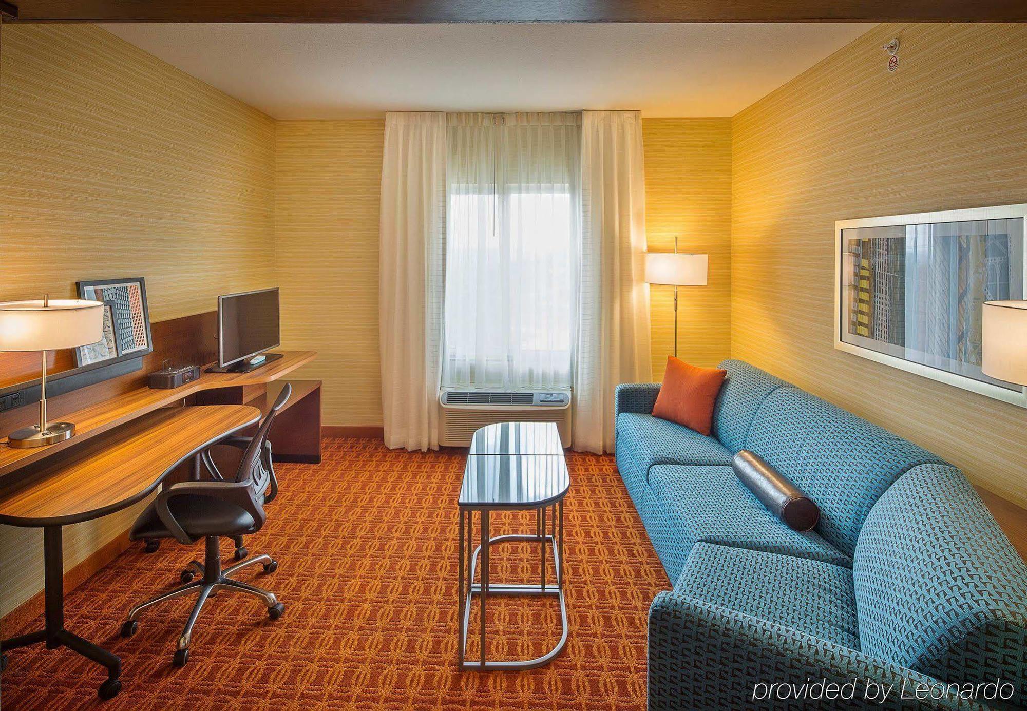 Fairfield Inn And Suites By Marriott Monaca Exterior photo